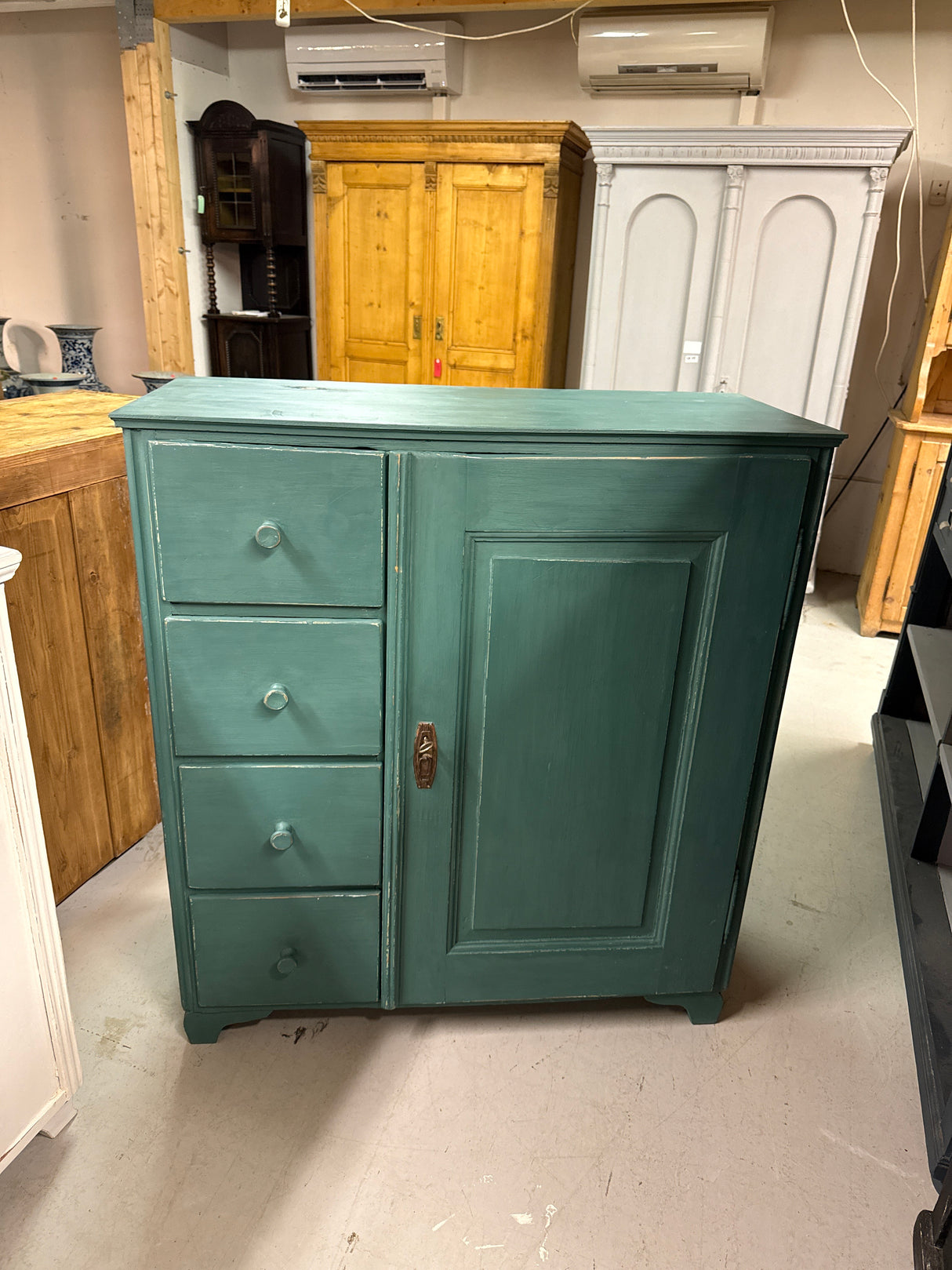 Kaunis turkoosi senkki L.102.5cm, S.45cm, K.112cm