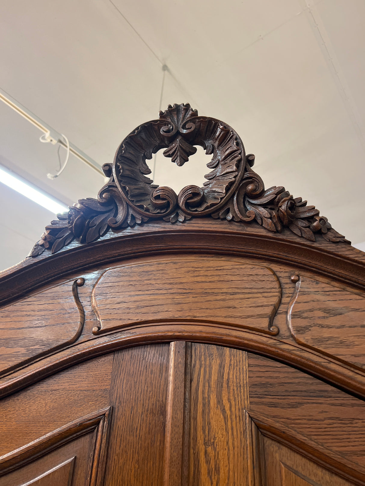 Rokokoo vaatekaappi L. 144cm, S. 57cm ja K. 250cm