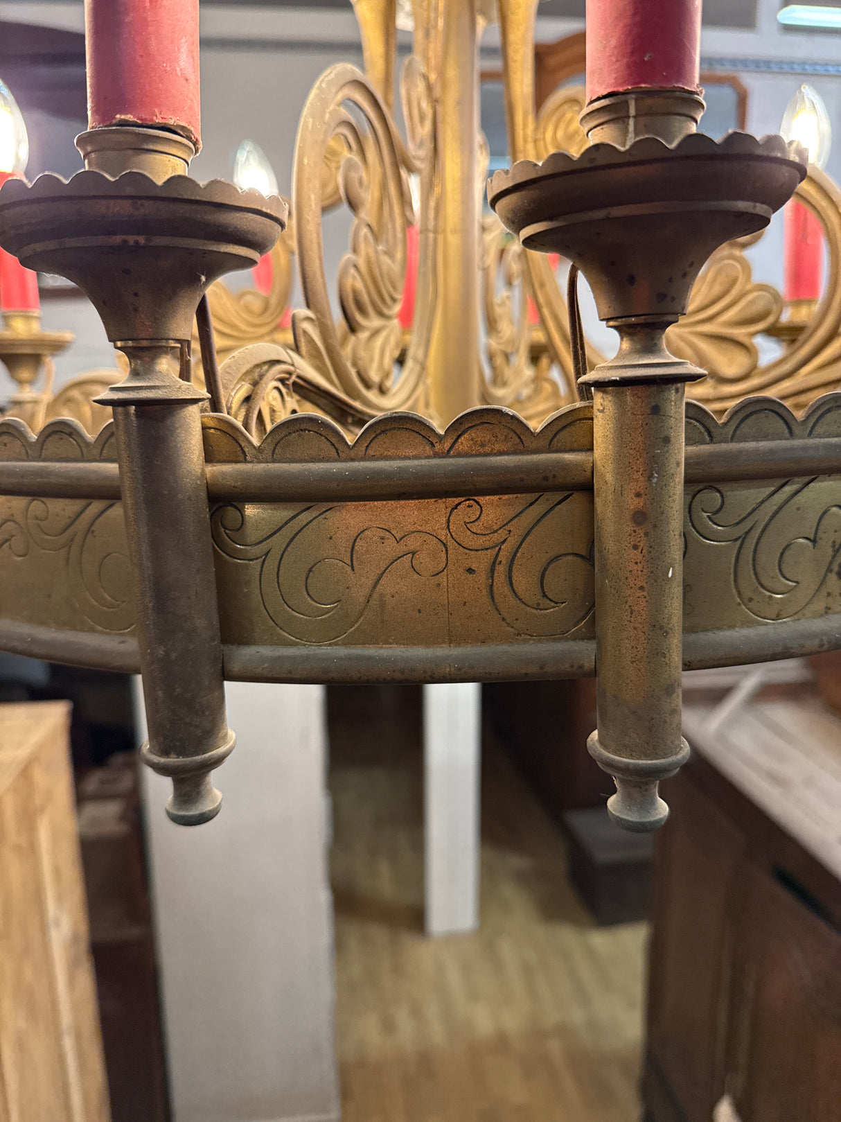 Brass lamp. Diameter 73cm, height without chain 44cm.