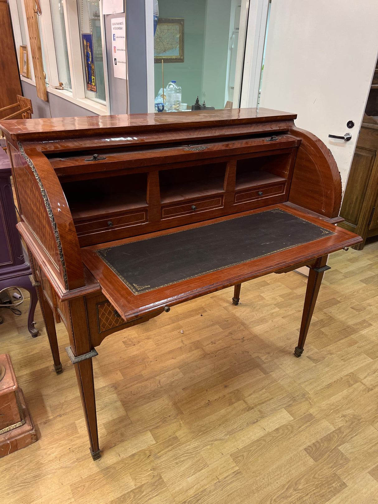 Italian writing desk, W. 122.5cm, D. 61cm, H. 118cm