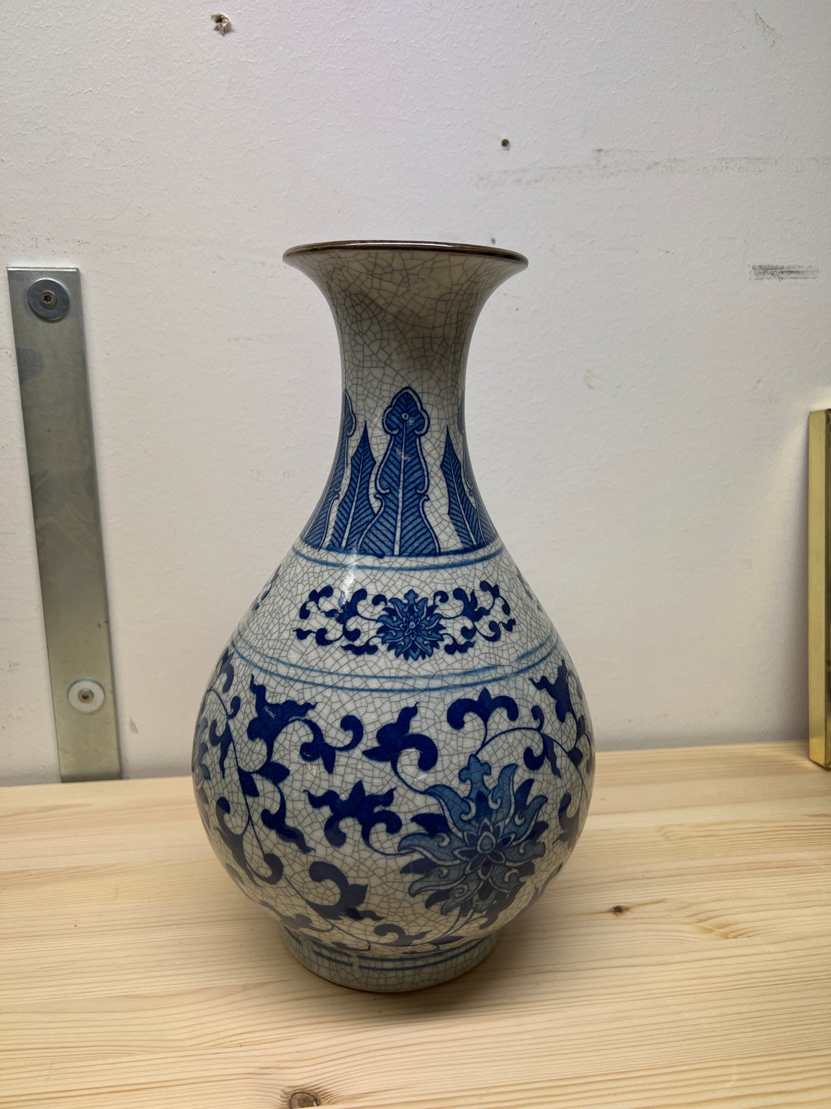 Kaunis signeerattu posliinimaljakko😍 Korkeus 33cm