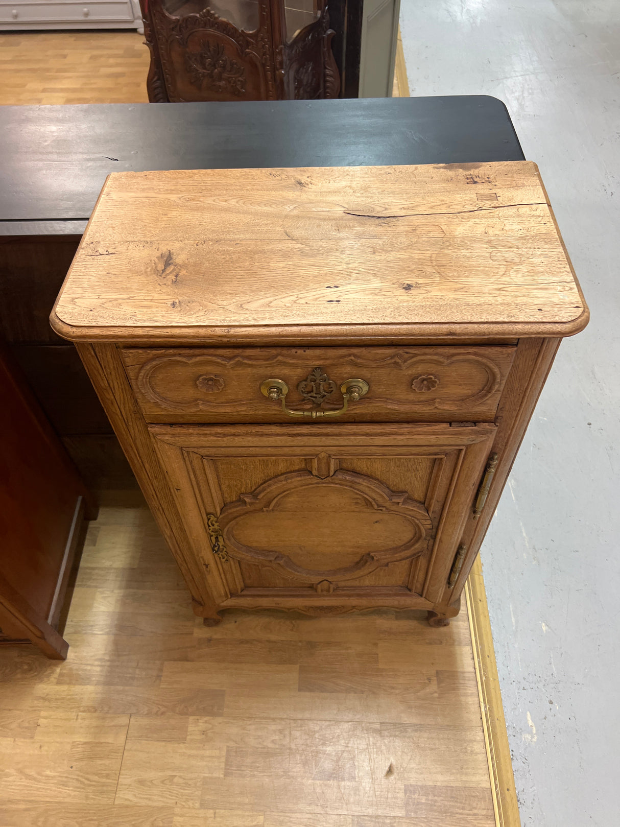 Super nice rococo small cabinet, W. 72cm, D. 39cm and H. 113cm