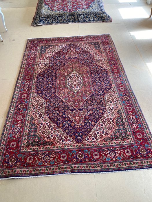Upea aito käsinsolmittu villamatto 310cm x 200cm Täbritz