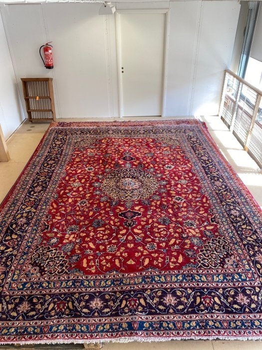 Gorgeous authentic hand-knotted wool rug 380cm x 287cm Mashad