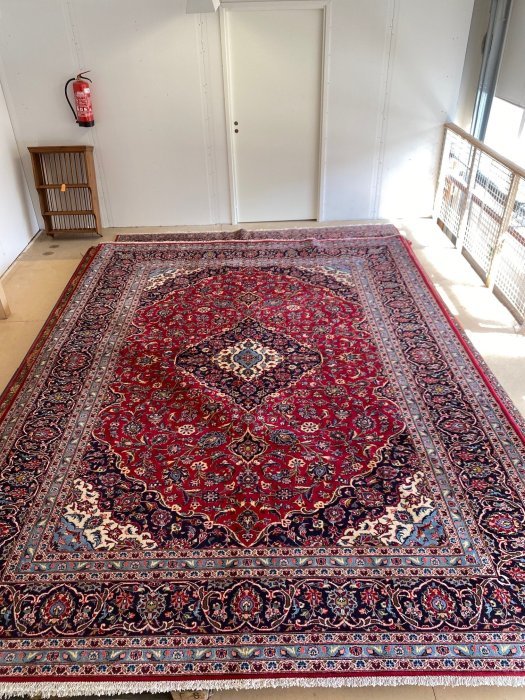 Gorgeous authentic hand-knotted wool rug 398cm x 298cm Kashan