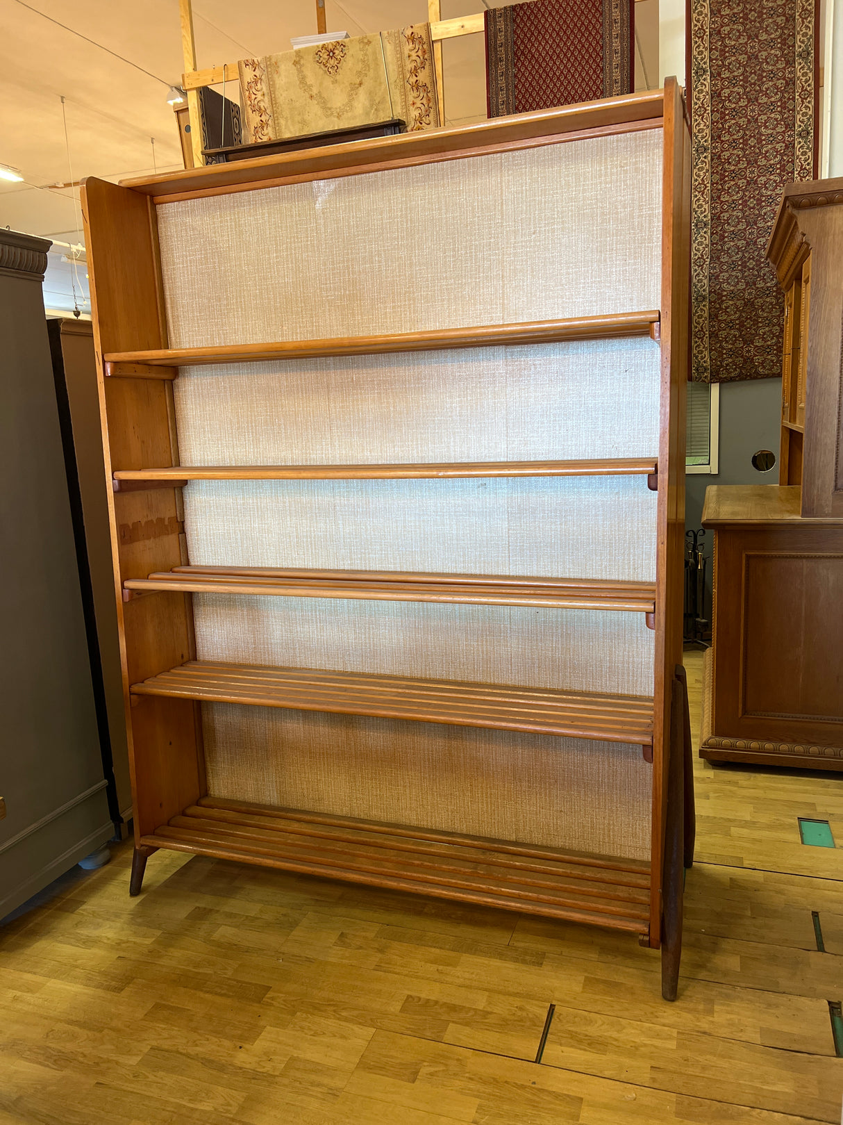 Funkkis open shelving unit