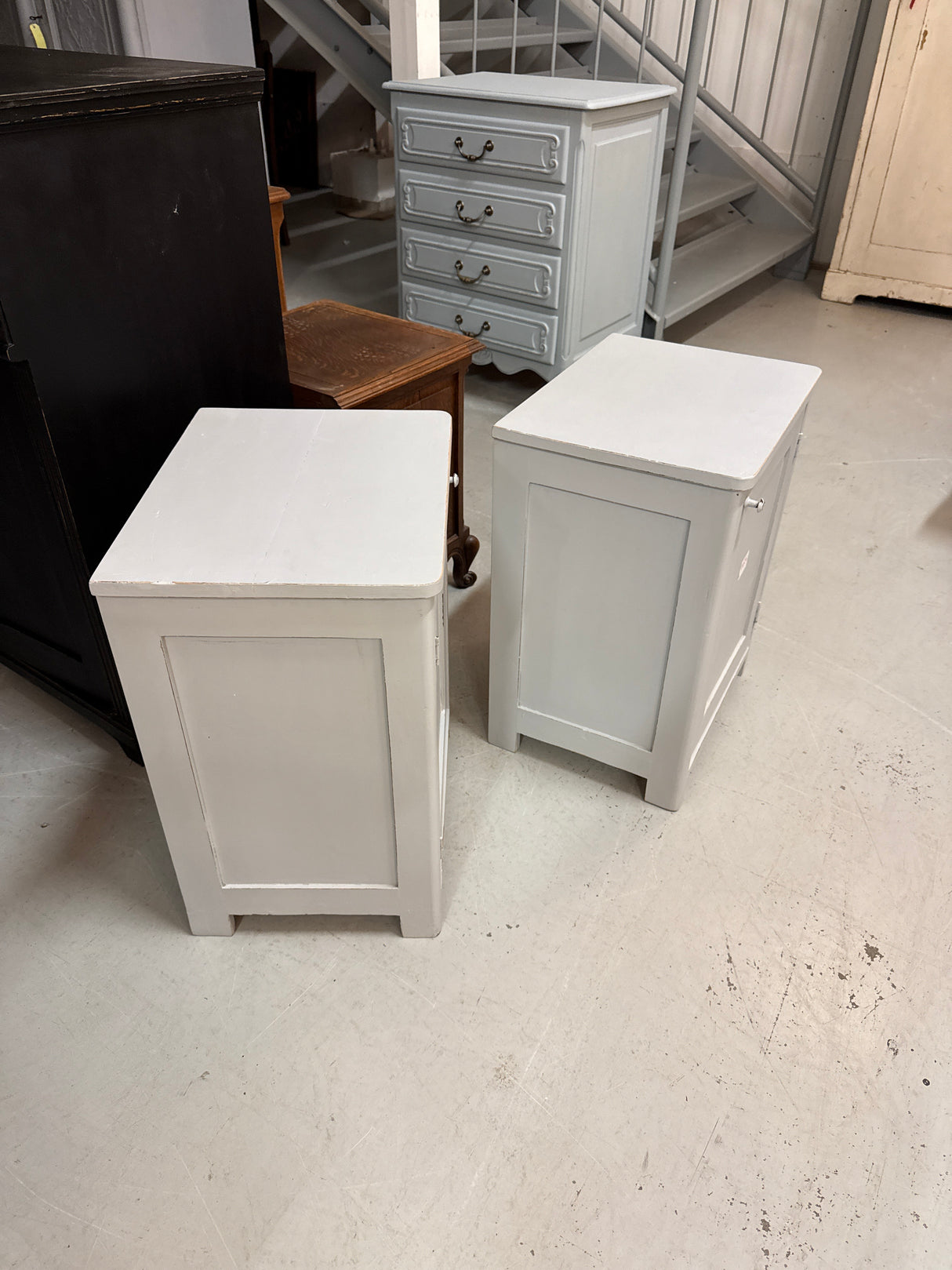 Light gray pair of bedside tables W.47cm, D.37cm, H.62cm