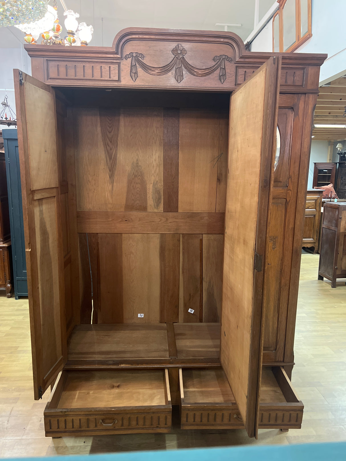 Beautiful Art Nouveau oak wardrobe, W. 143cm, D. 55cm and H. 217.5cm.