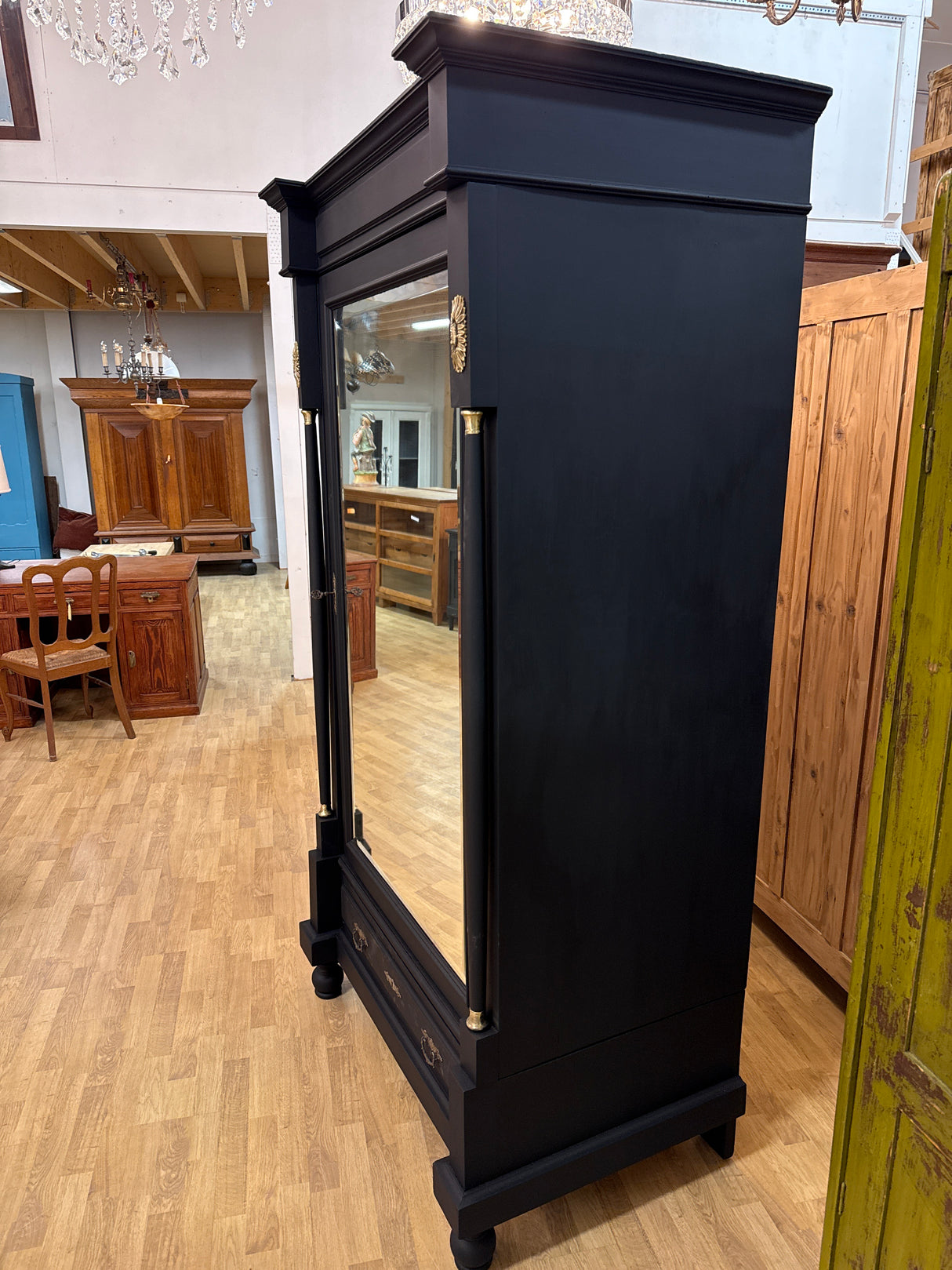 Black mirrored cabinet W.108cm, D.68cm, H.207cm