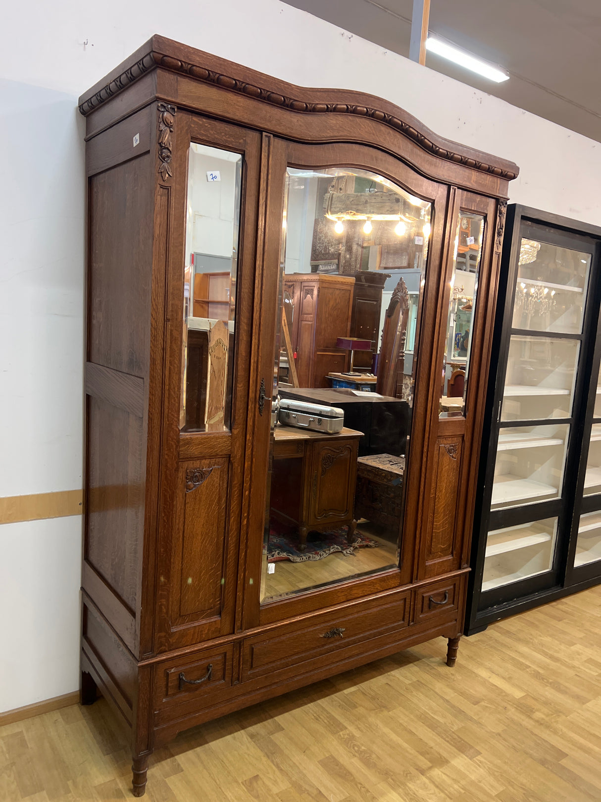 Beautiful oak Art Nouveau wardrobe W. 150cm, D. 57cm and H. 214cm