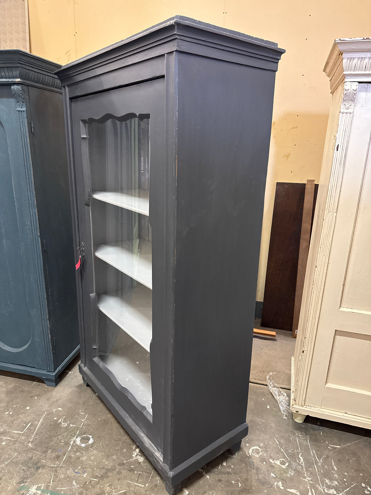 Vitriinikaappi L.102cm, S.49cm, K.182cm