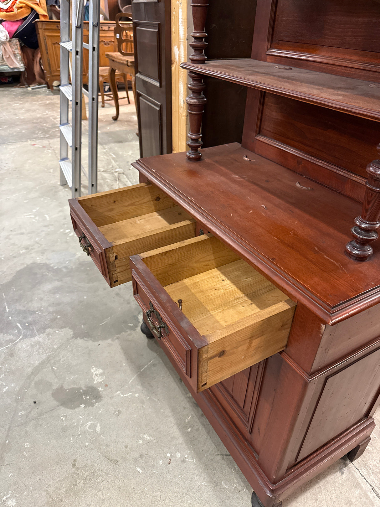 Astia/tarjoilukaappi L.83.5cm,S.41.5,K.187cm