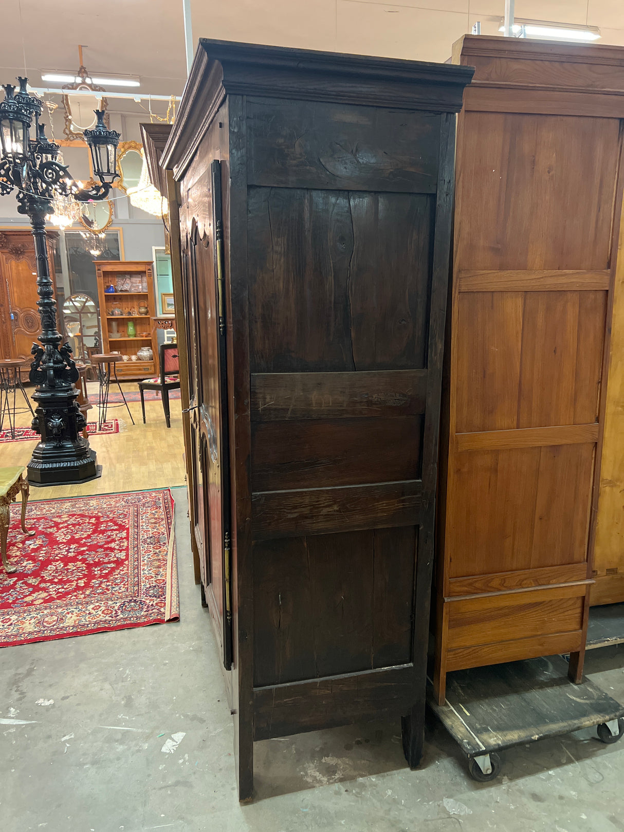 1800-luvun vaatekaappi