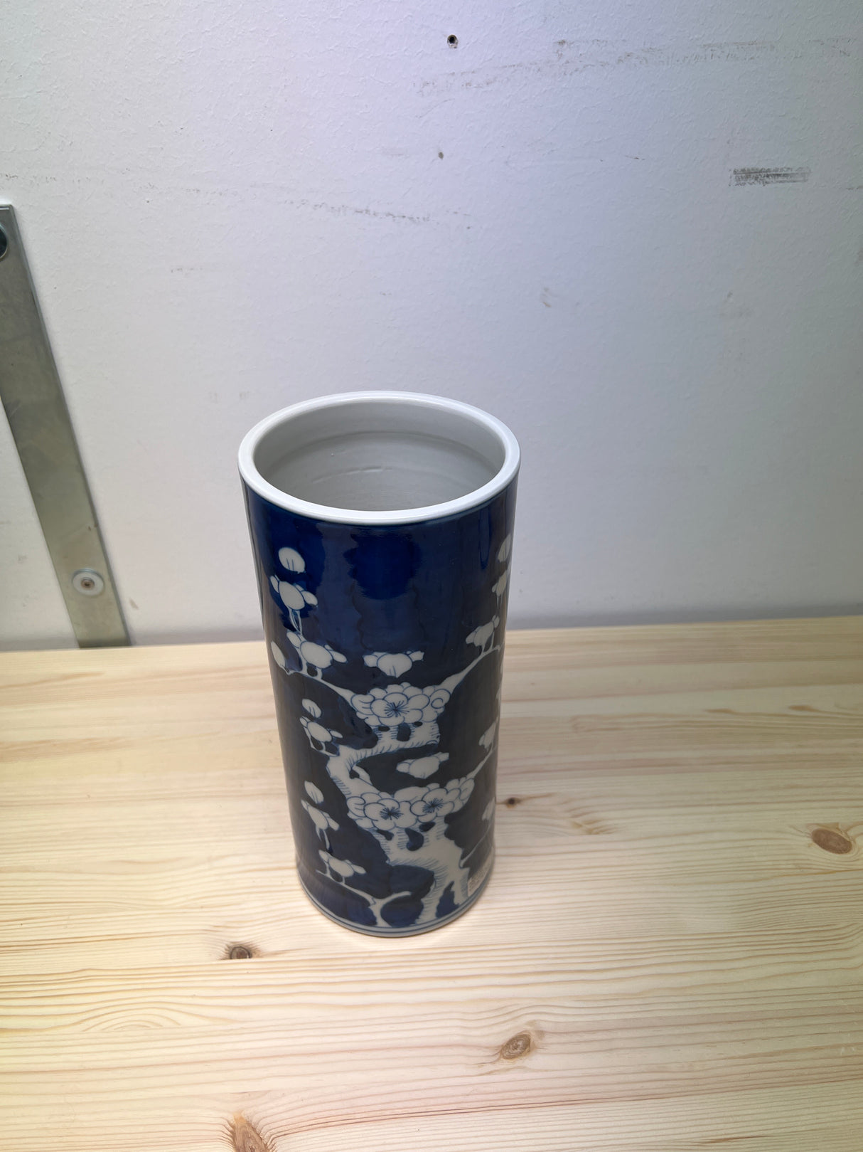 Käsinmaalattu posliinimalja K.28cm