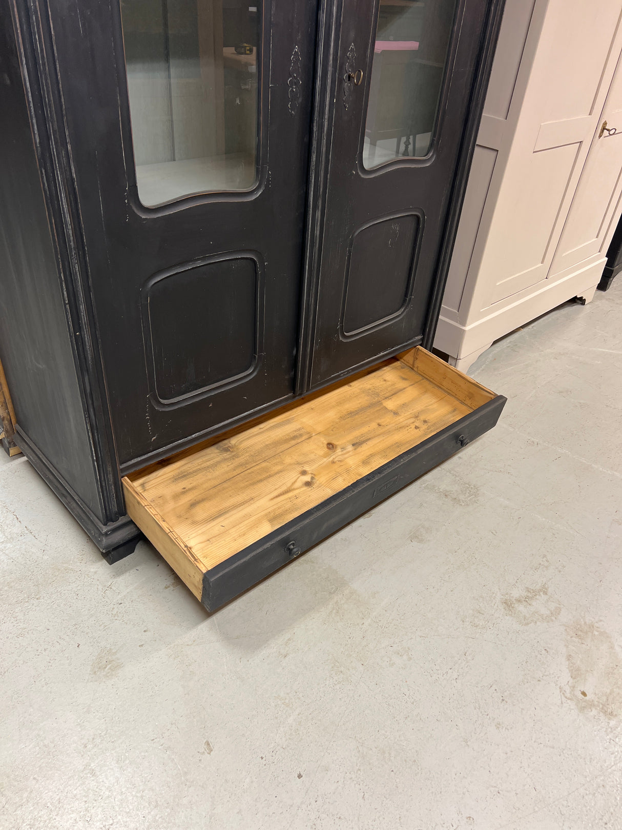 Display cabinet