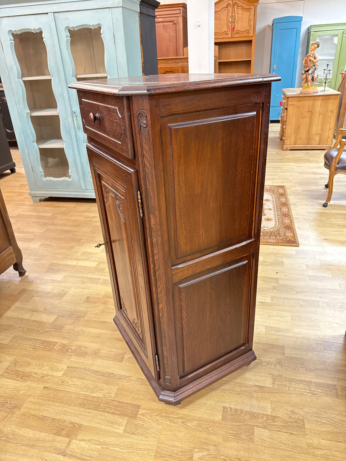 Levysoitinkaappi L.65cm, S.50cm, K.125cm