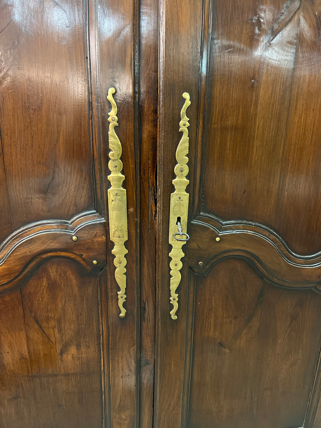 1800-luvun vaatekaappi