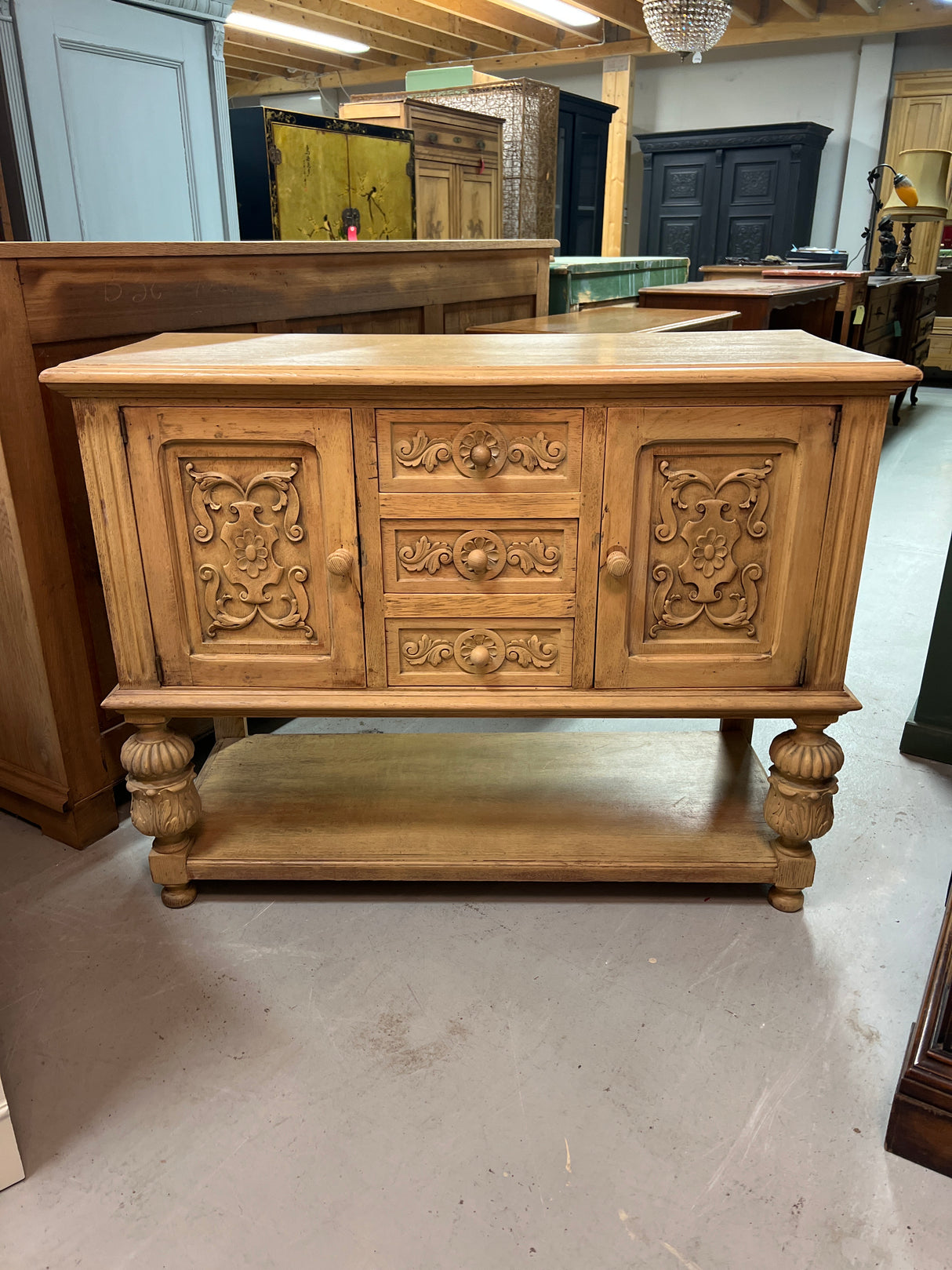 Baroque sideboard/TV stand W.110cm, D. 44.5cm and H. 85.5cm