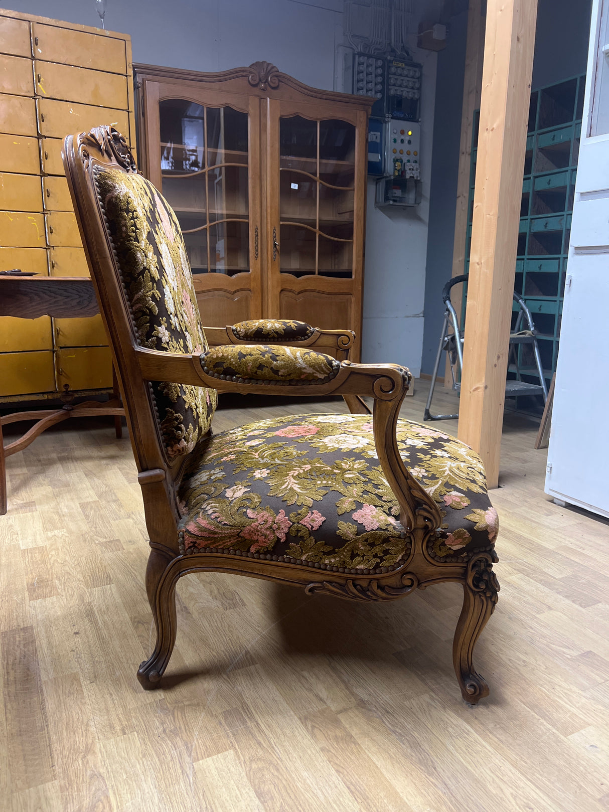 Magnificent Rococo armchair W.79cm, D.79cm and H.104cm. Seat height 43cm.