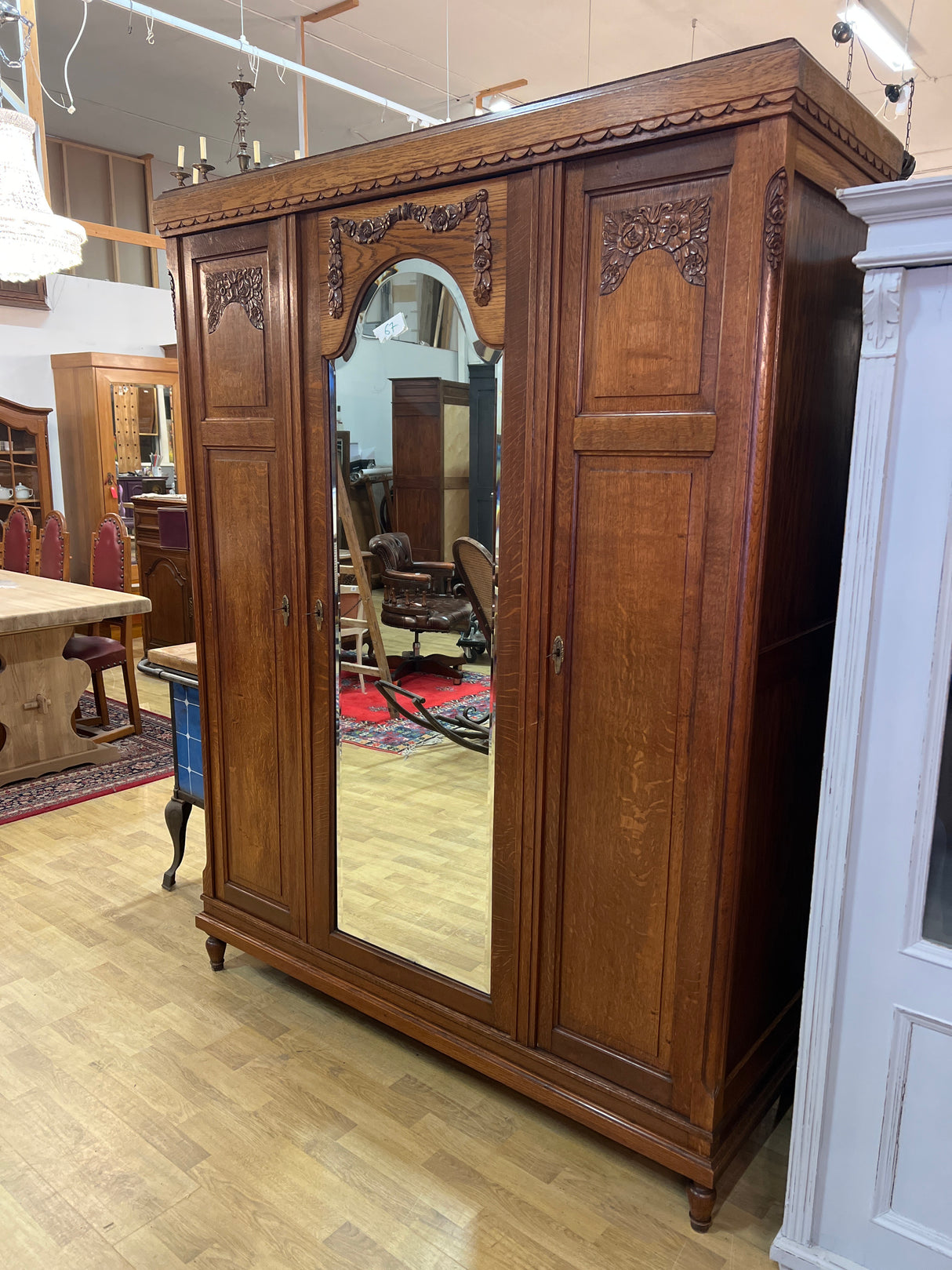 Jugend vaatekaappi L. 153cm, S. 56,5cm ja K. 202cm