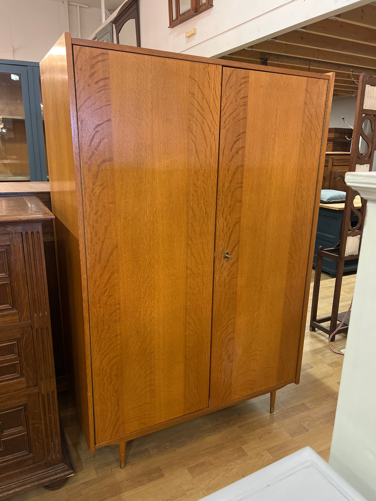 Vintage vaatekaappi L. 119cm, S. 57,5cm ja K. 180cm