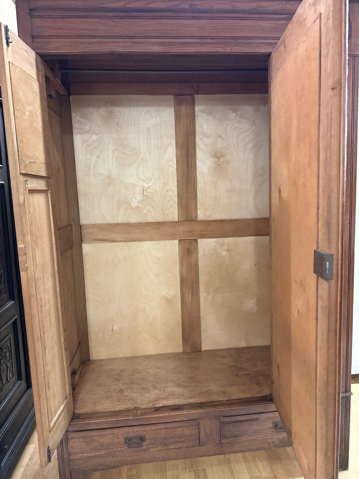 Jugend vaatekaappi L.141cm, S.58.5cm, K.211cm