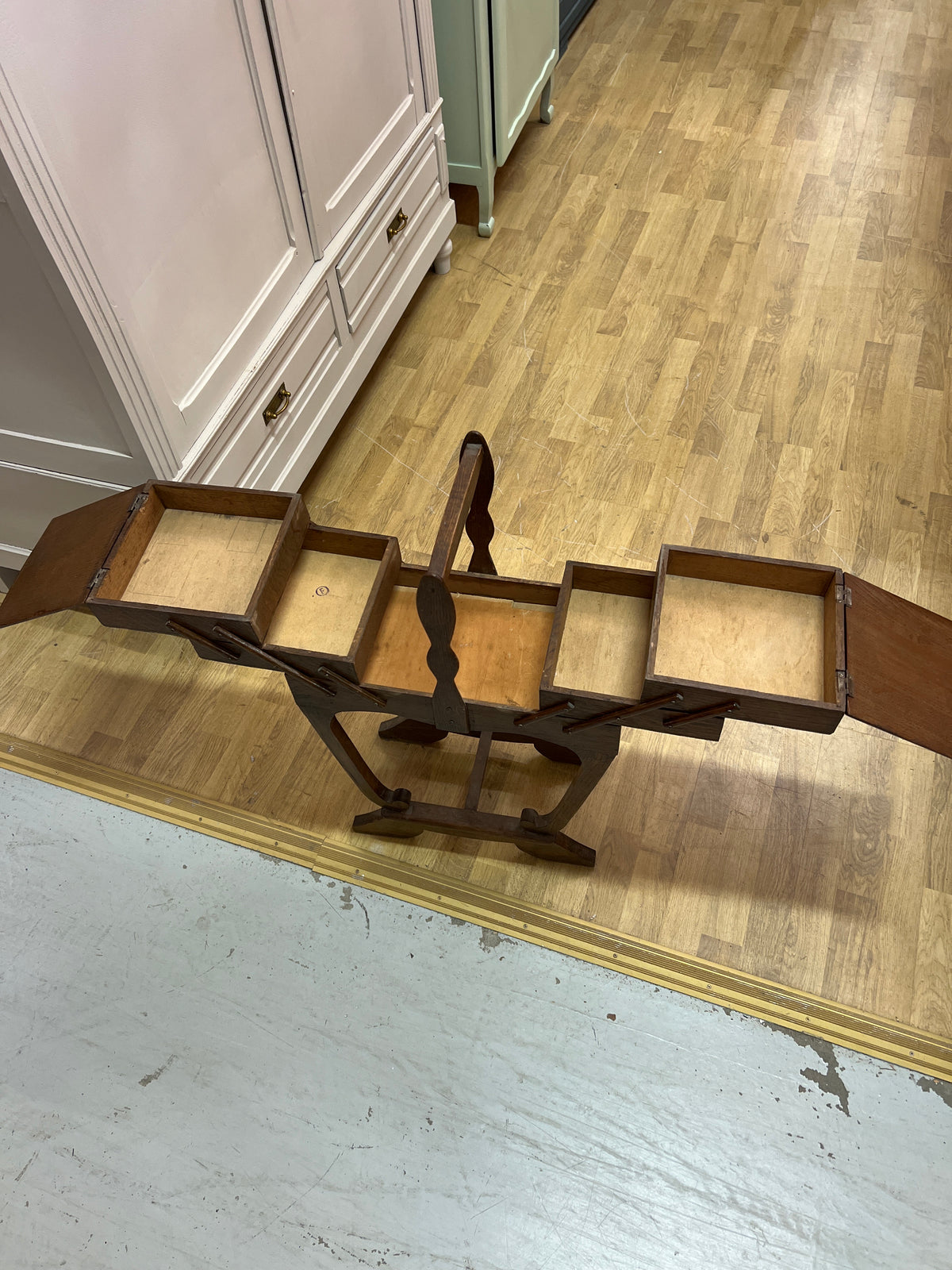 Ompelupakki L. 45cm, S. 23cm ja K. 76cm