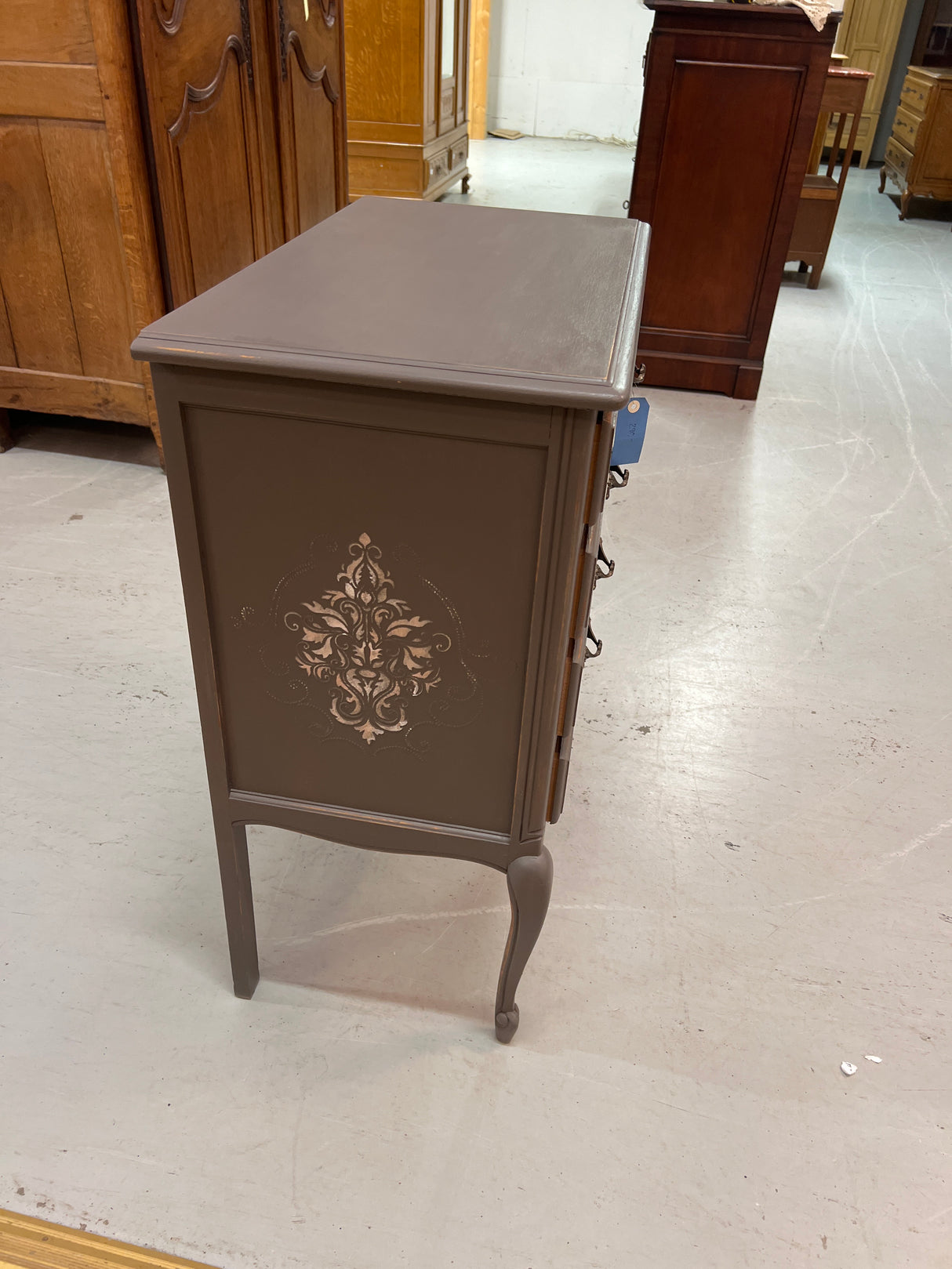 Rococo chest of drawers