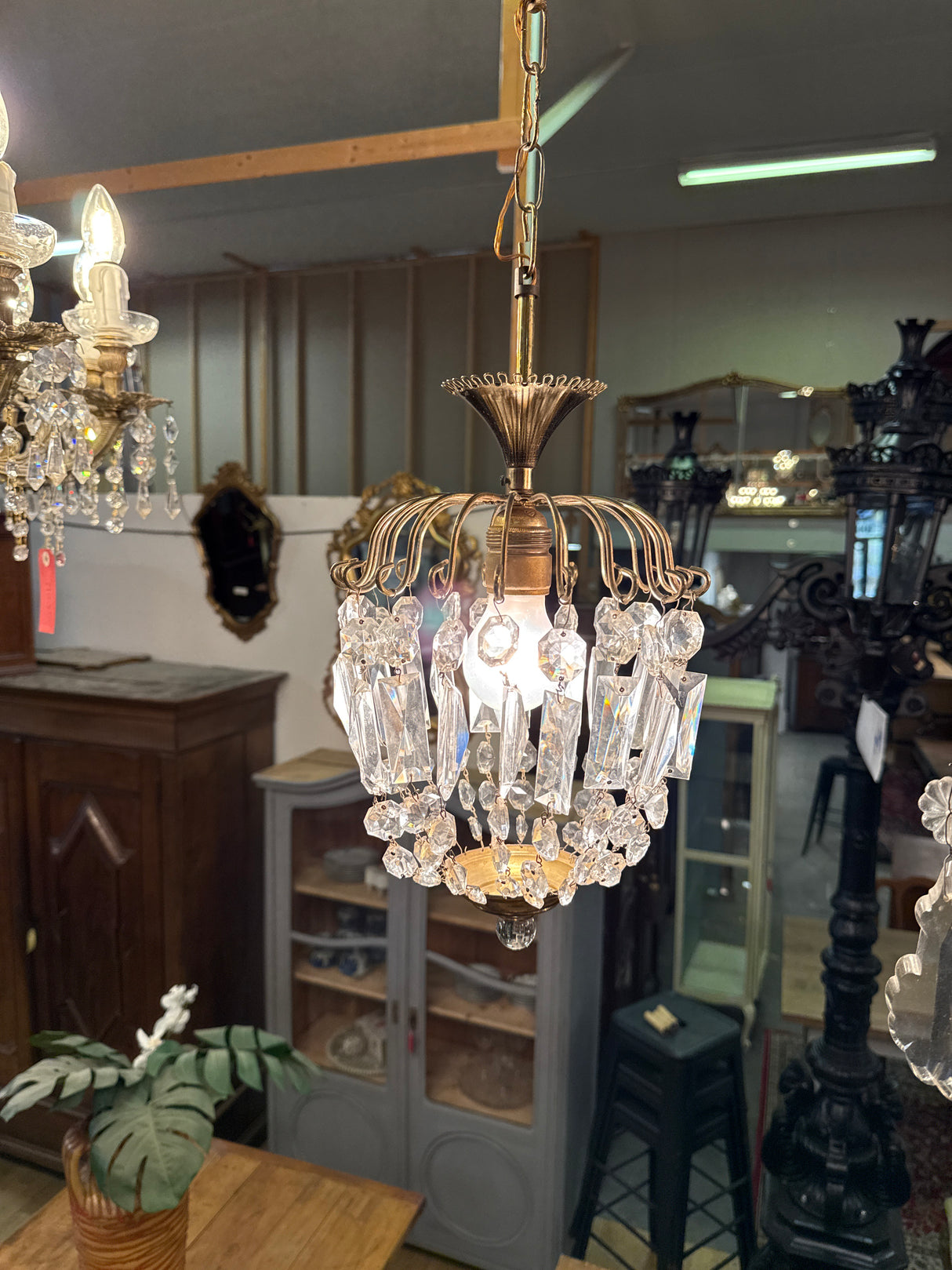 Kaunis ja erikoinen pussikruunu K. 38cm, H.22cm