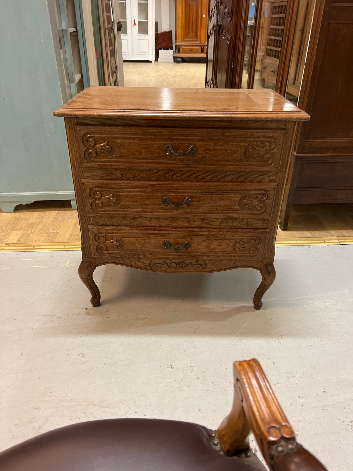 Rokokoo lipasto L. 74cm, S. 43cm ja K. 77cm