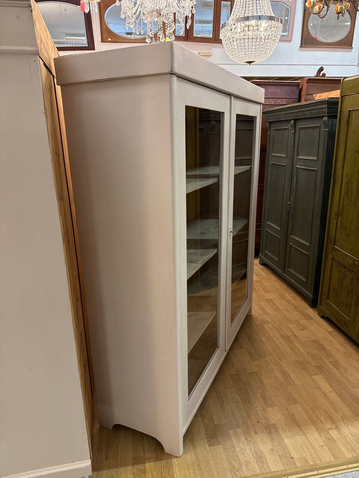 Beige vitriini L.153cm,S.51cm,K.181cm