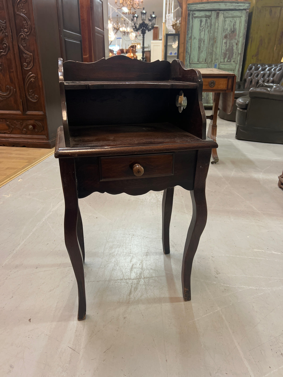 Tammilipasto L. 41cm, S. 32,5cm ja K. 76cm