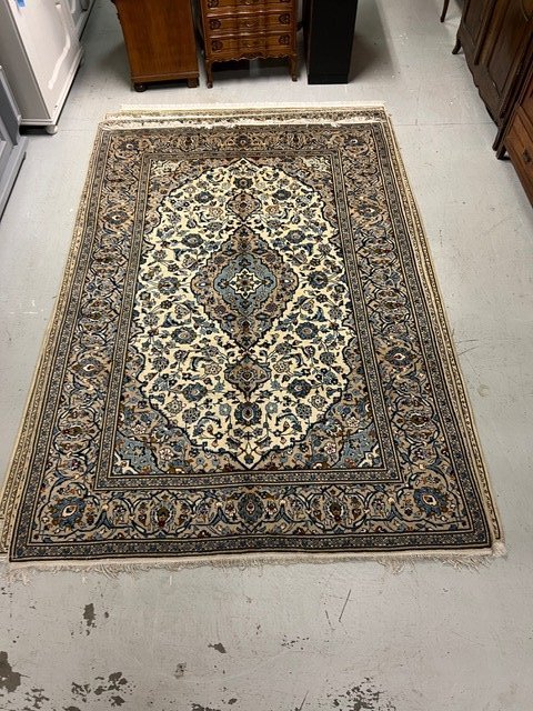 Gorgeous authentic hand-knotted wool rug 308cm x 195cm Kashan