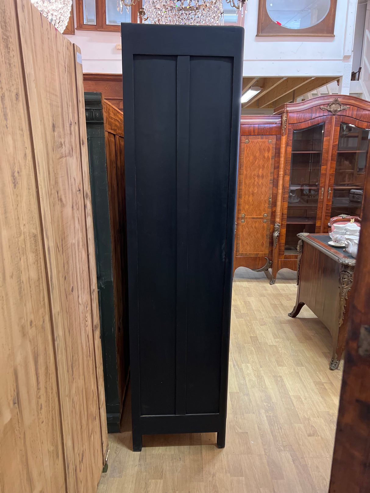 Antiikki vitriinikaappi😍 L. 120cm, S. 48,5cm ja K. 202,5cm