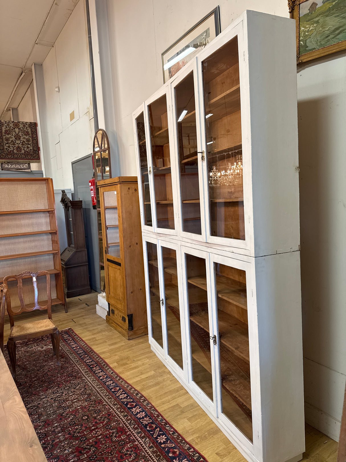 Huikea astia/kirjakaappi L.195cm, S.32cm, K.257cm