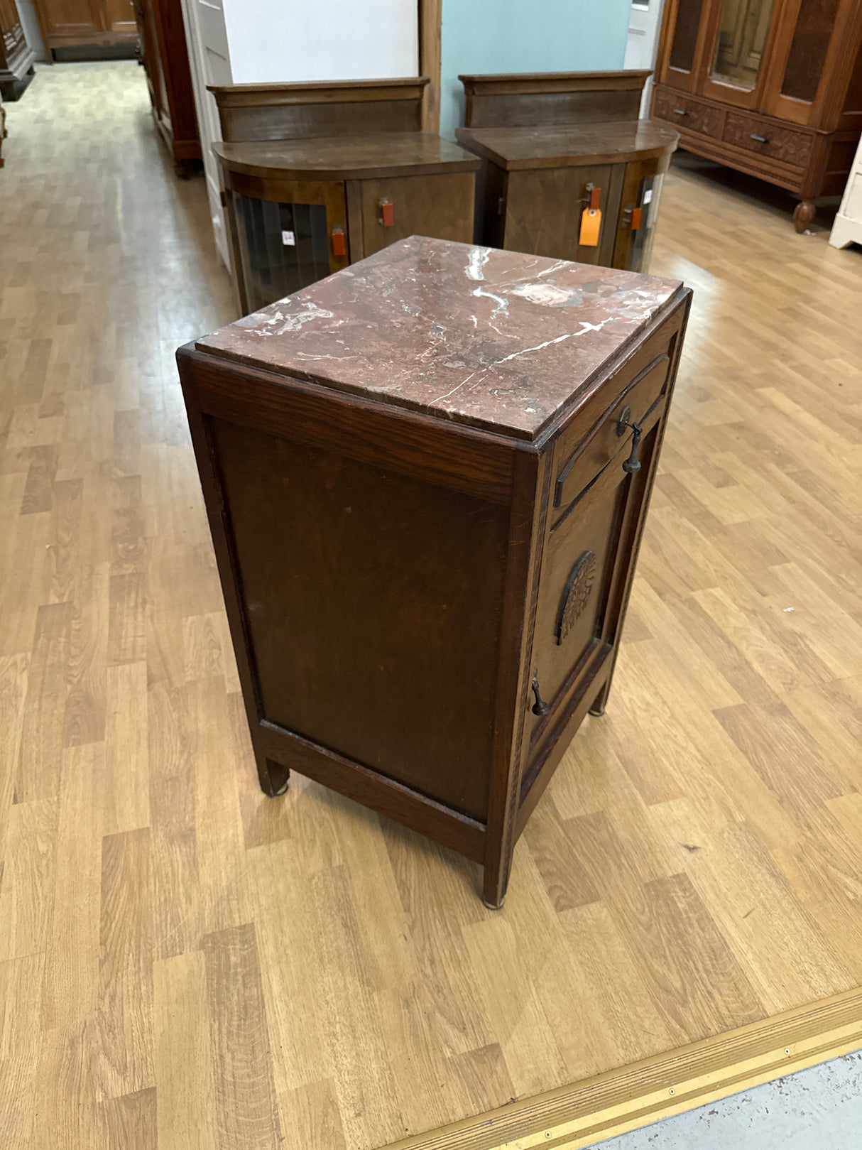 Jugend yöpöytä/pikkukaappi L.43cm,S.39.5cm,K.71cm