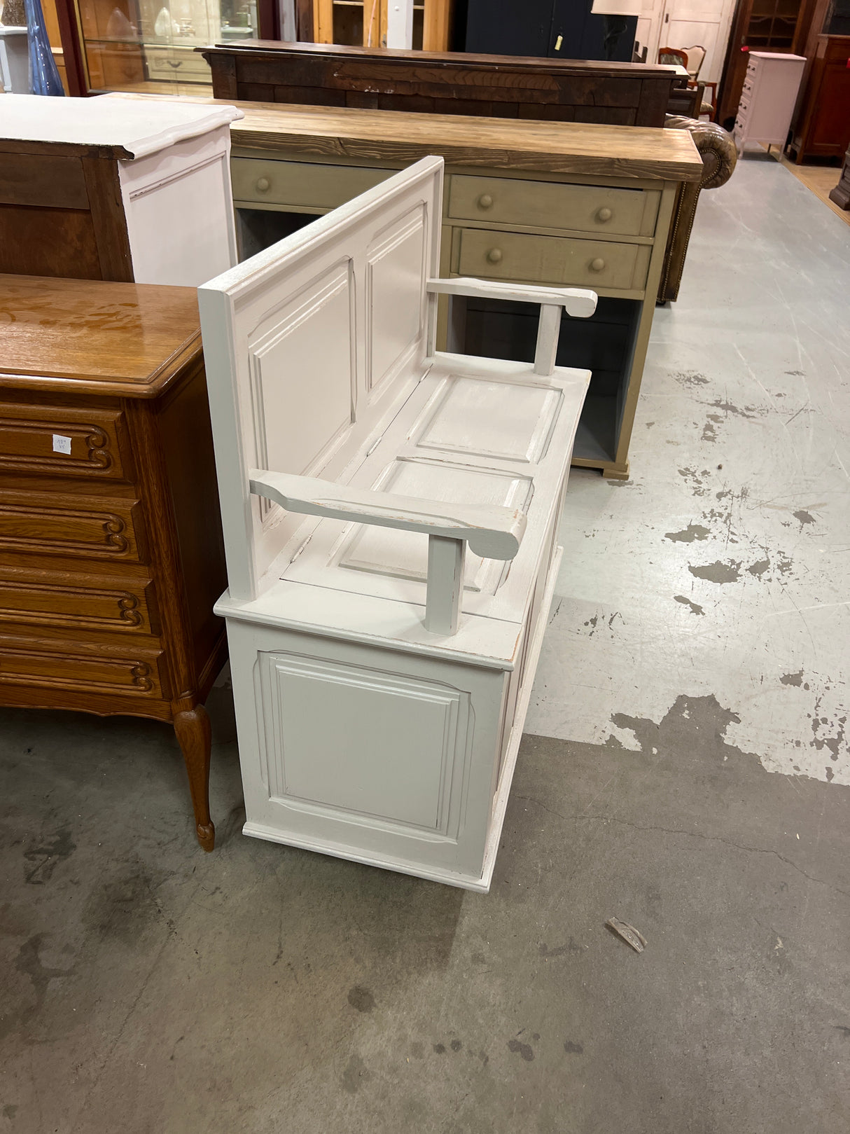 Oak bench with a chest cover, W. 105cm, D. 40cm and H. 96cm. Seat height 57cm