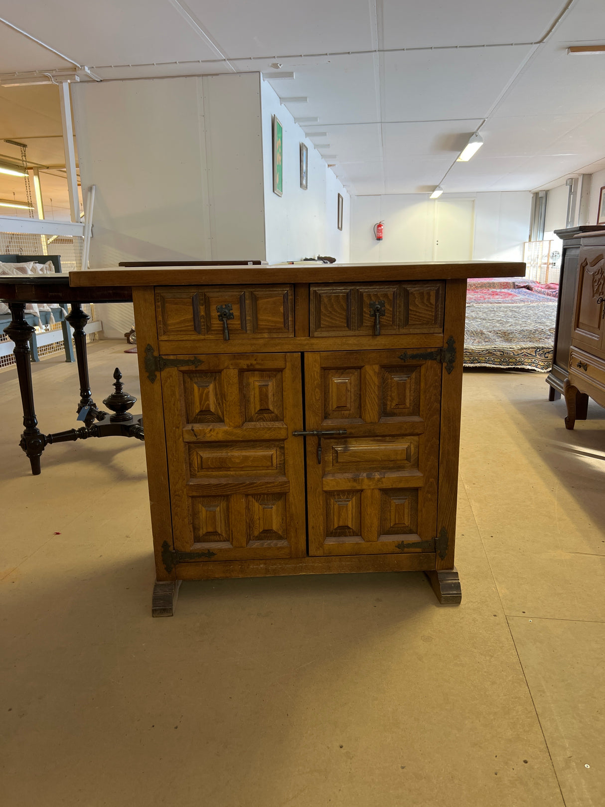 Tammilipasto L. 90cm, S. 33,5cm ja K. 75cm