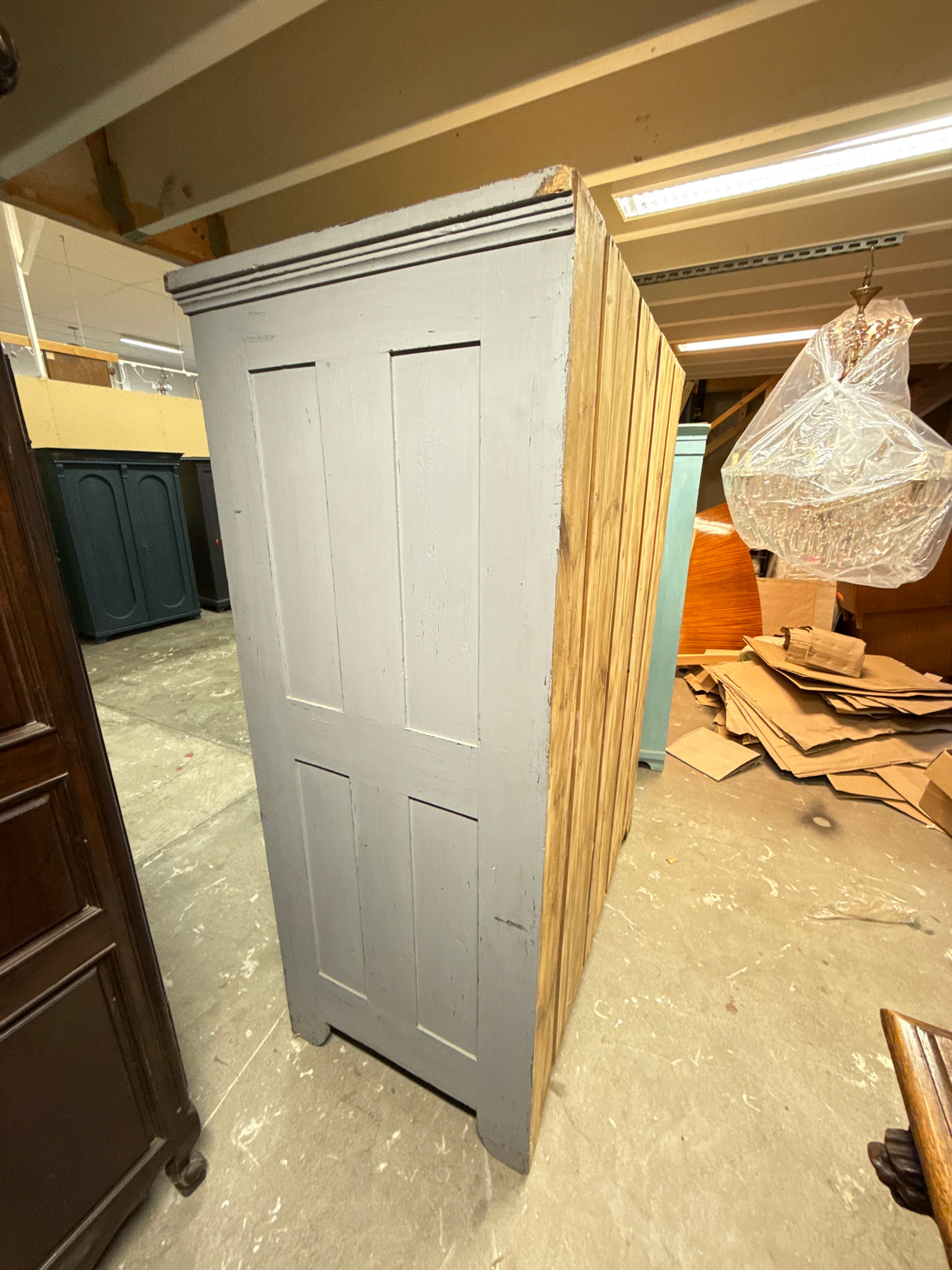 Super gorgeous deep wardrobe 145cm, 78.5cm, 197cm