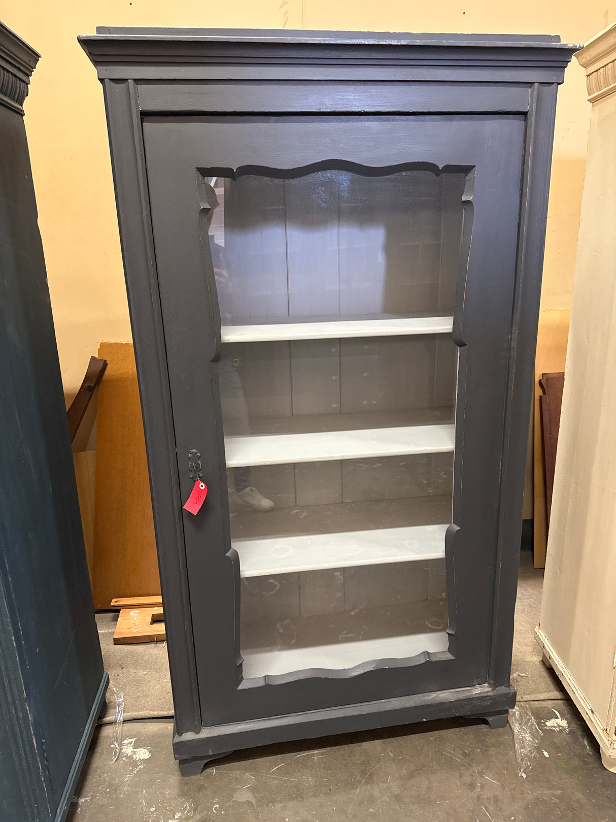 Vitriinikaappi L.102cm, S.49cm, K.182cm