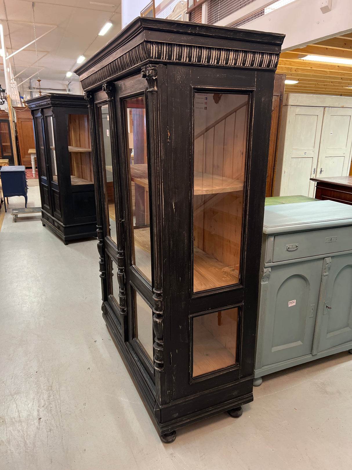 Display cabinet
