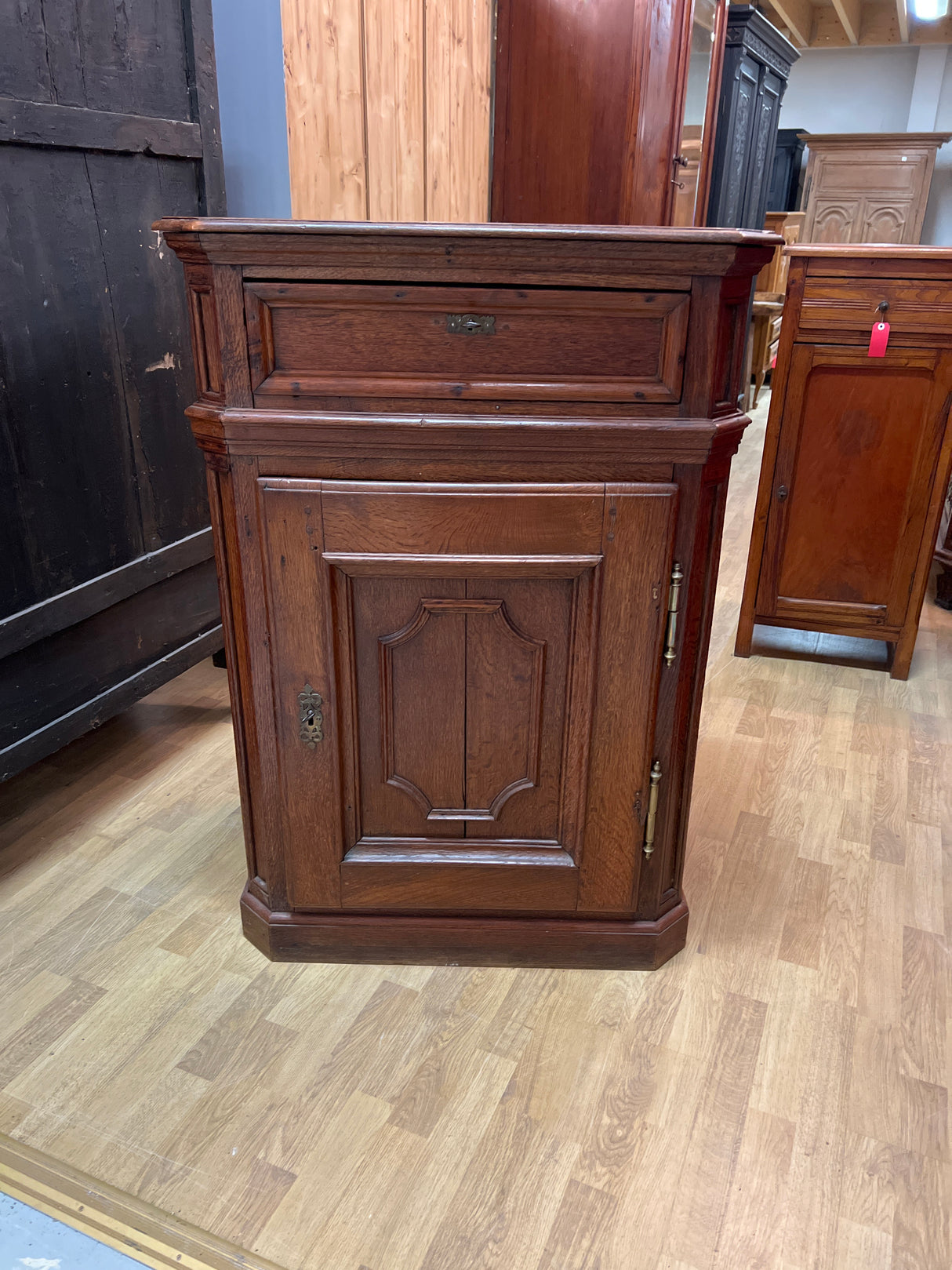 Oak chest of drawers/small cabinet W. 80cm, D. 56cm and H. 113cm