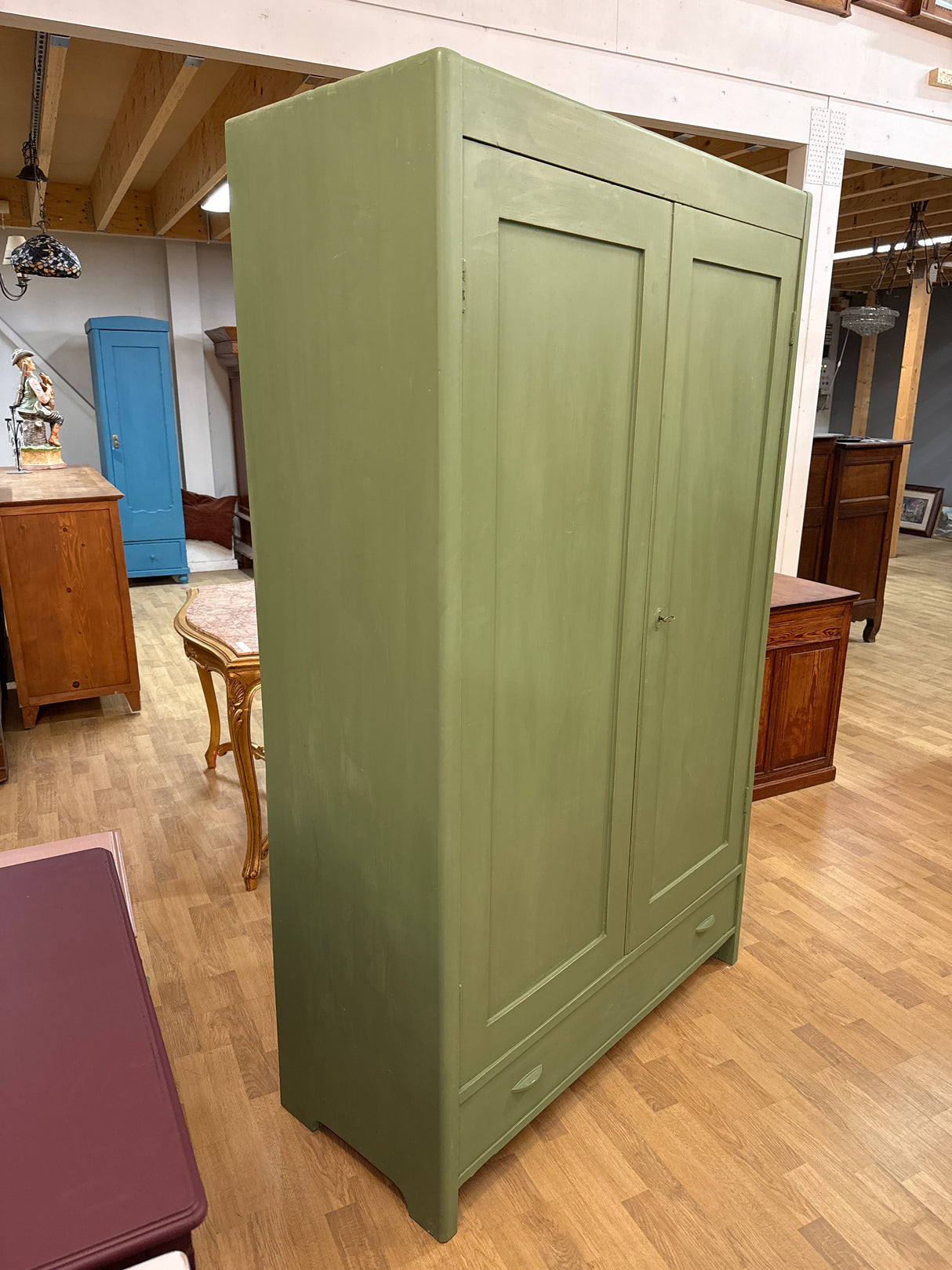 Vihreä vaatekaappi L.115cm,S.48.5cm,K.190cm