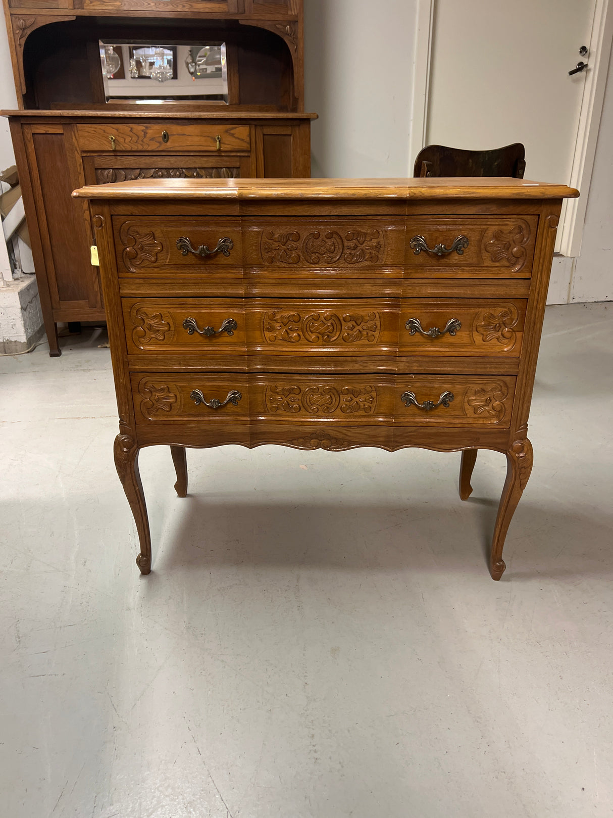 Rokokoo lipasto L. 83,5cm, S. 49cm ja K. 79cm