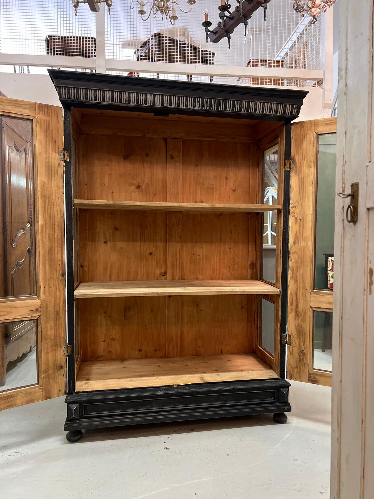Display cabinet