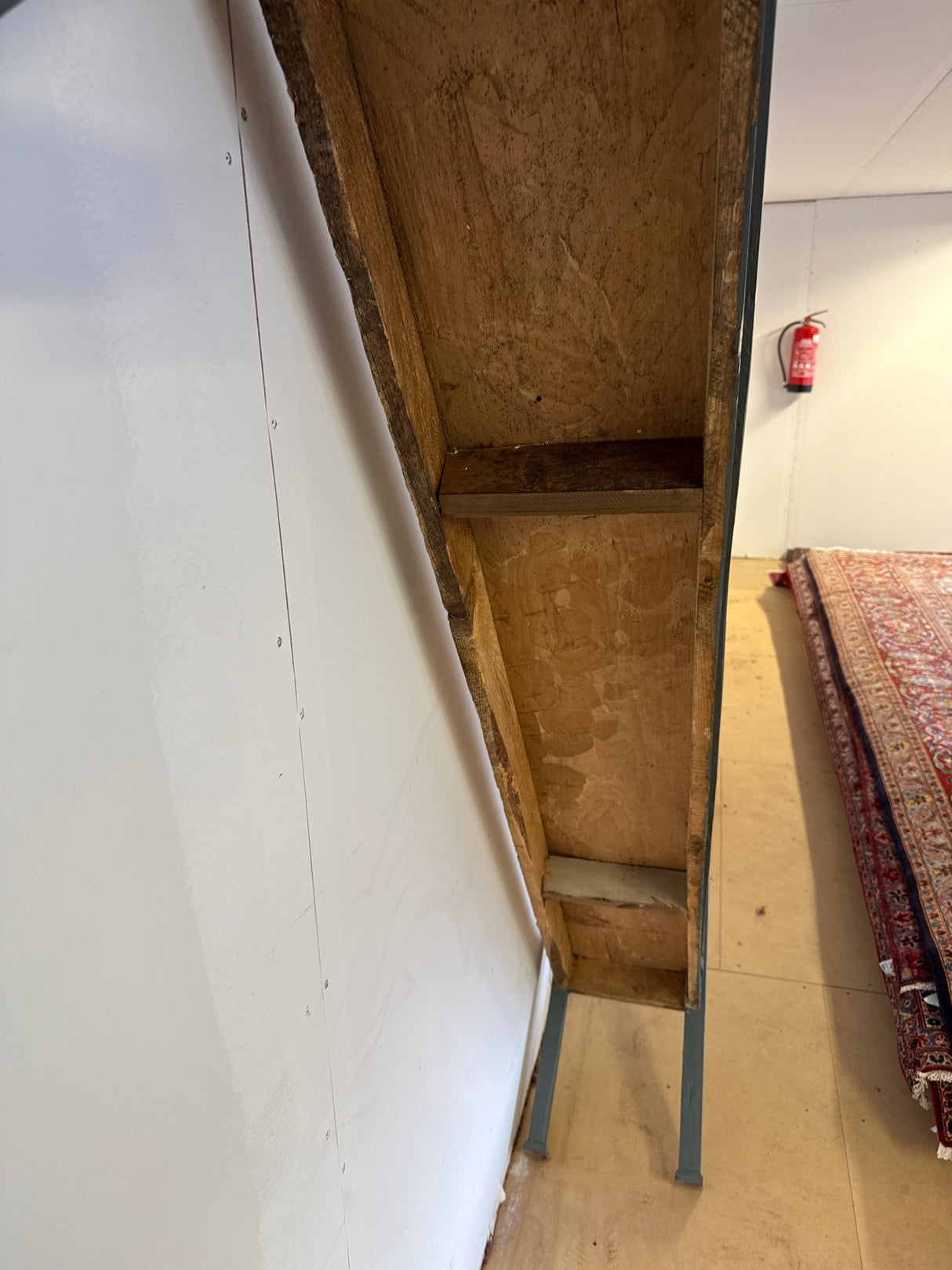 Kaunis unkarilainen 1800-luvun penkki