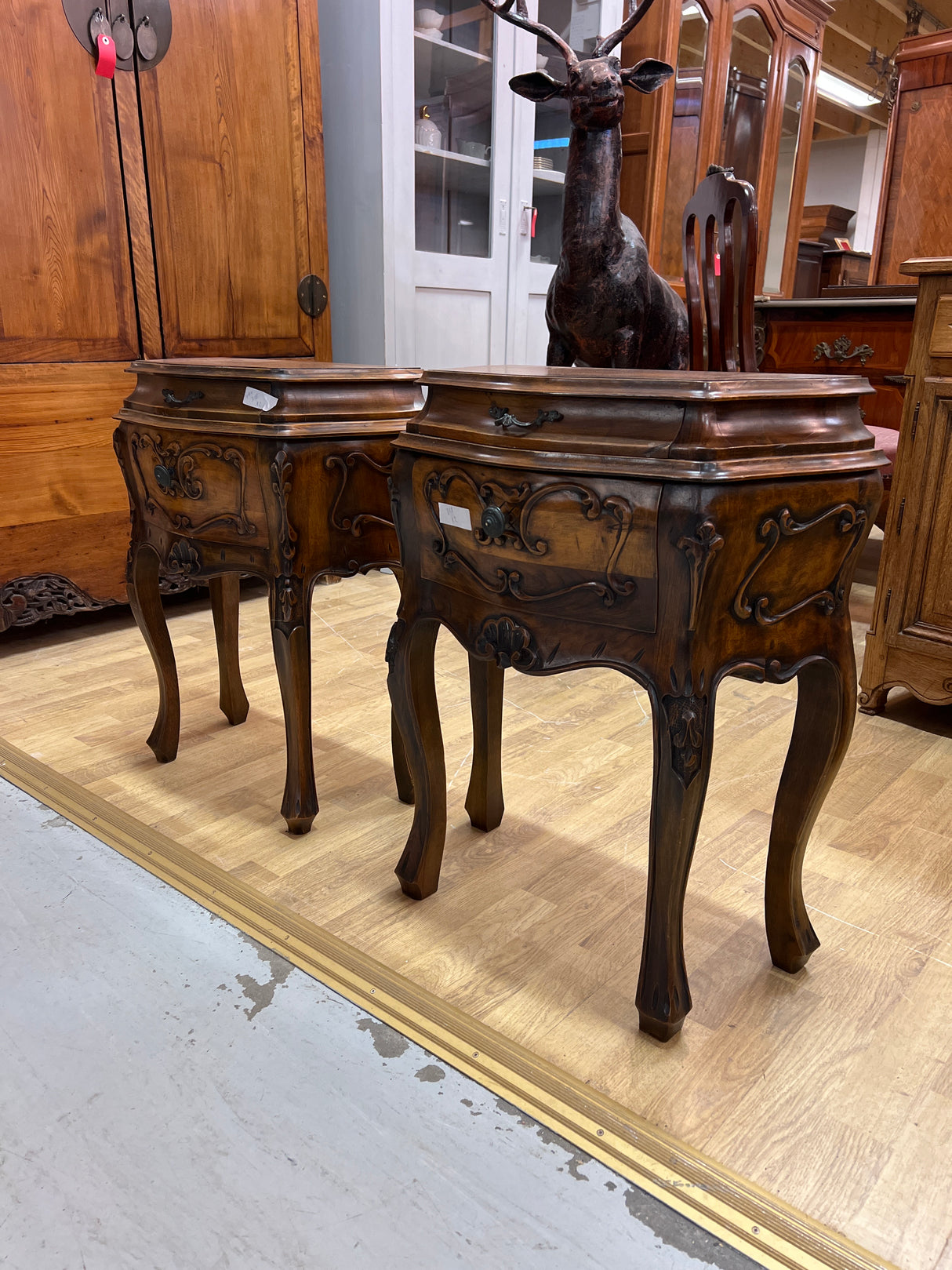 Upeat mahonkiset yöpöydät 2kpl