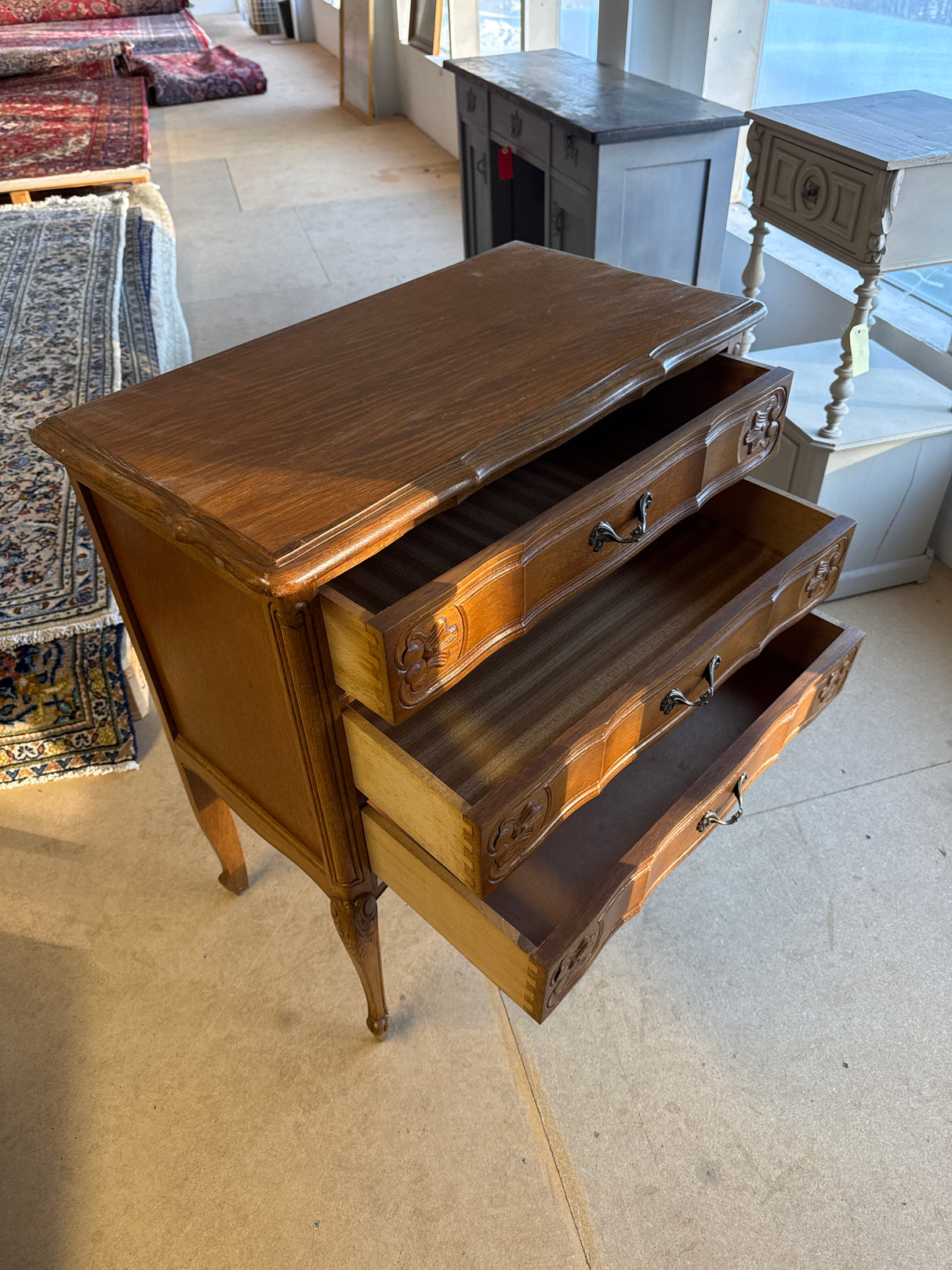 Rokokoo-lipasto L.73cm, S.38.5cm, K.79.5cm