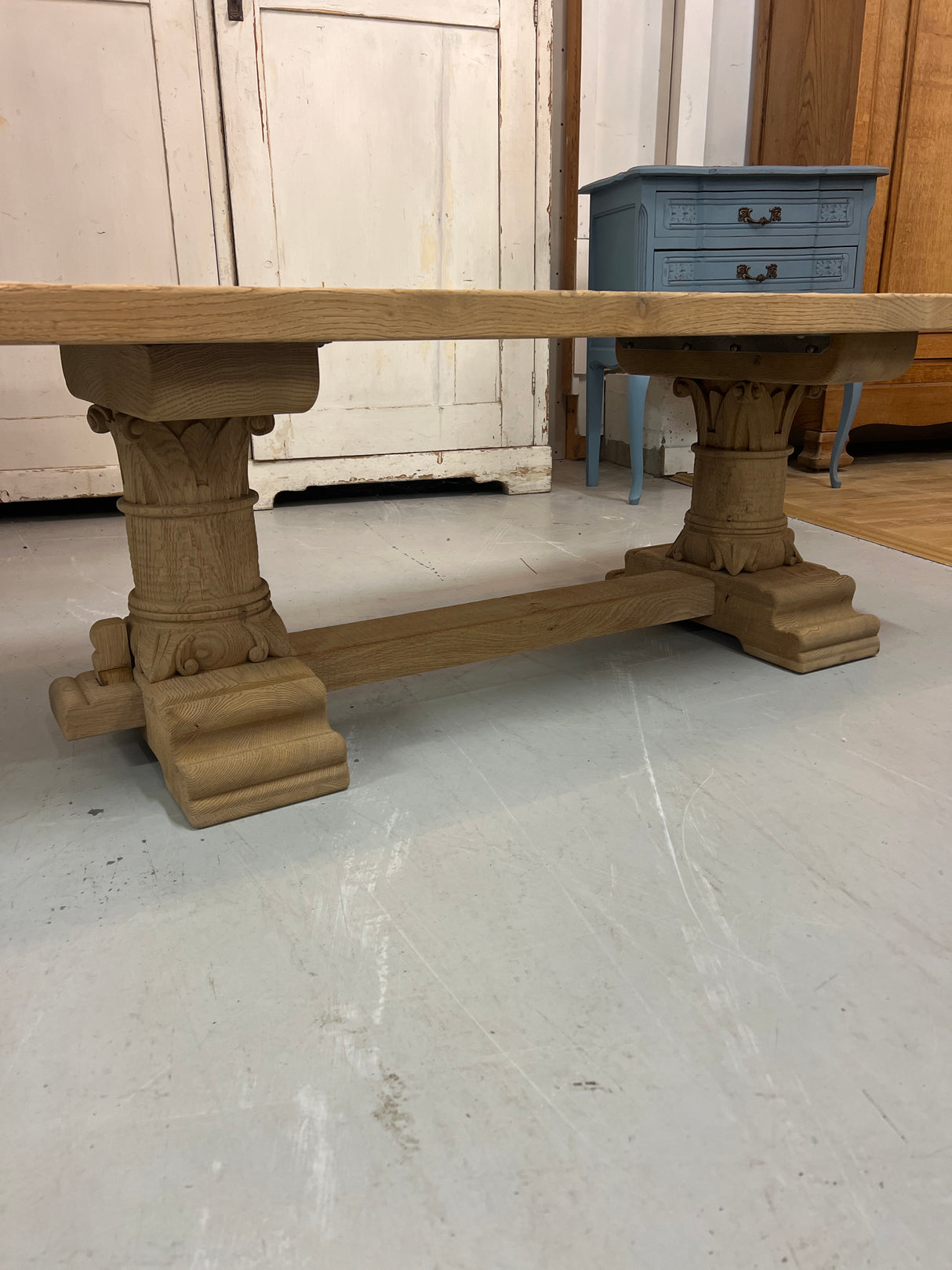 A truly magnificent oak Baroque coffee table. L. 130cm, W. 55.5cm and H. 48cm.