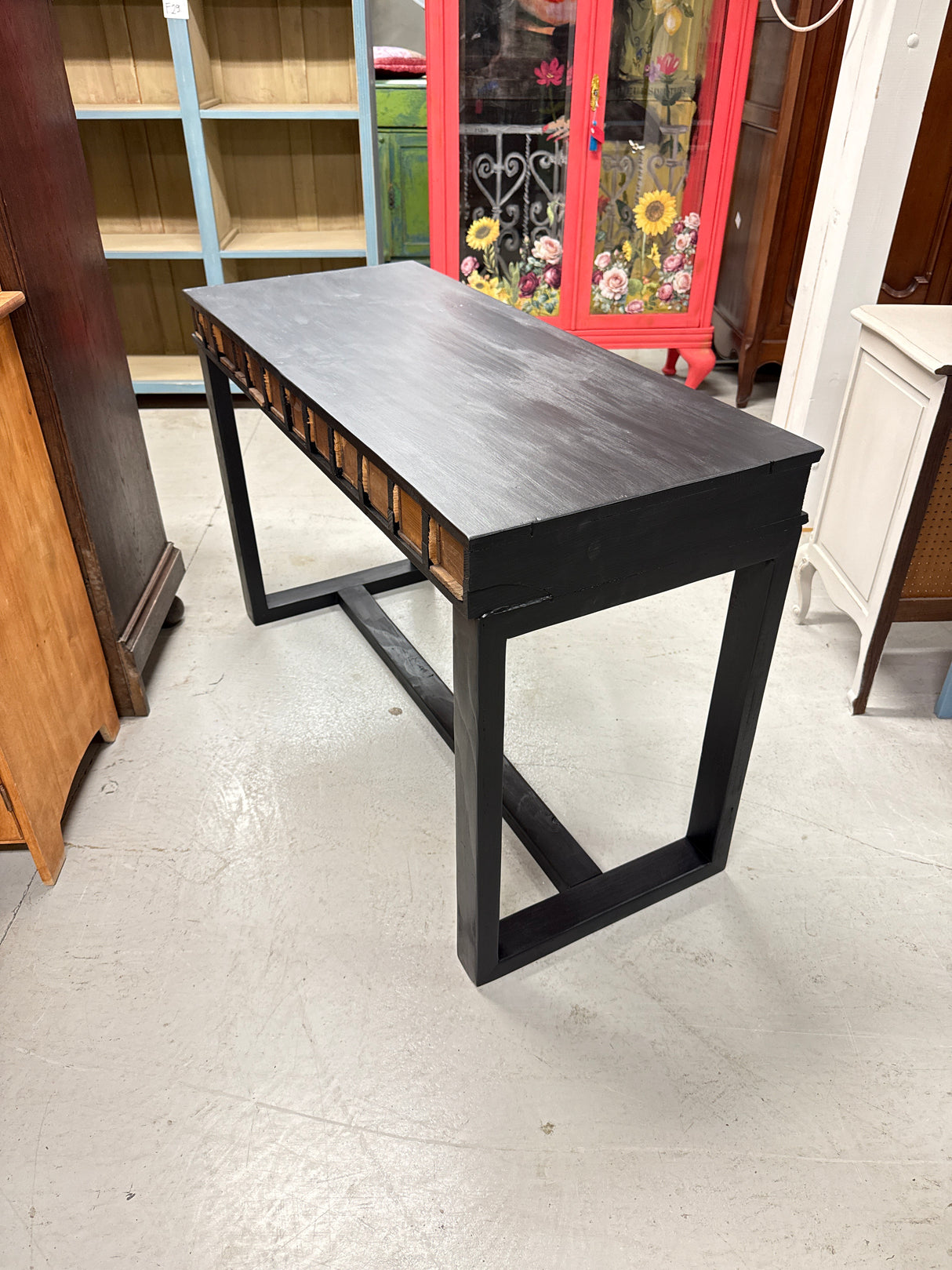 Upea lokerikko-kirjoituspöytä L.115.5cm, S.49cm, K.75cm